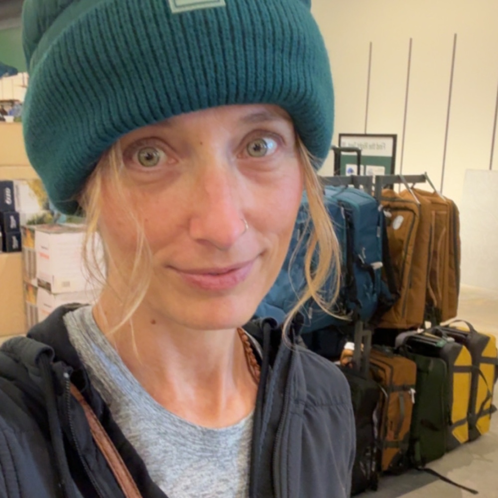 Meet your Posher, Crystal